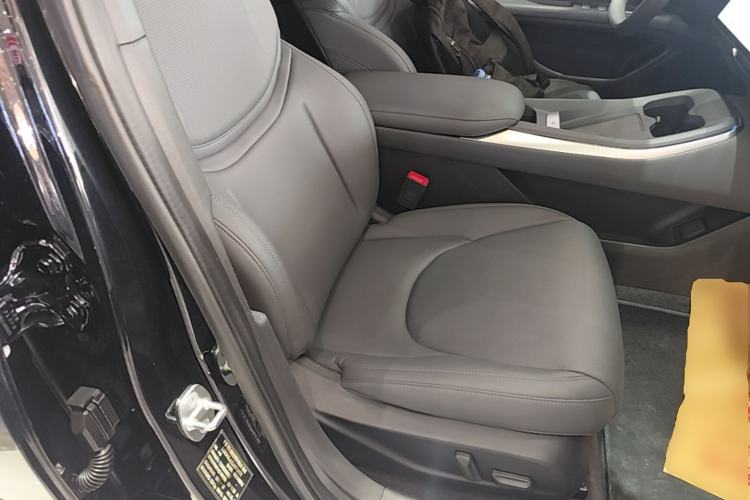 Used XPeng MONA M03 2025 600 with Ultra-Long Range Max Right Front Seat