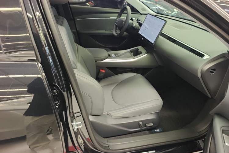 Used XPeng MONA M03 2025 620 Ultra-Long Range Plus Right Front Seat