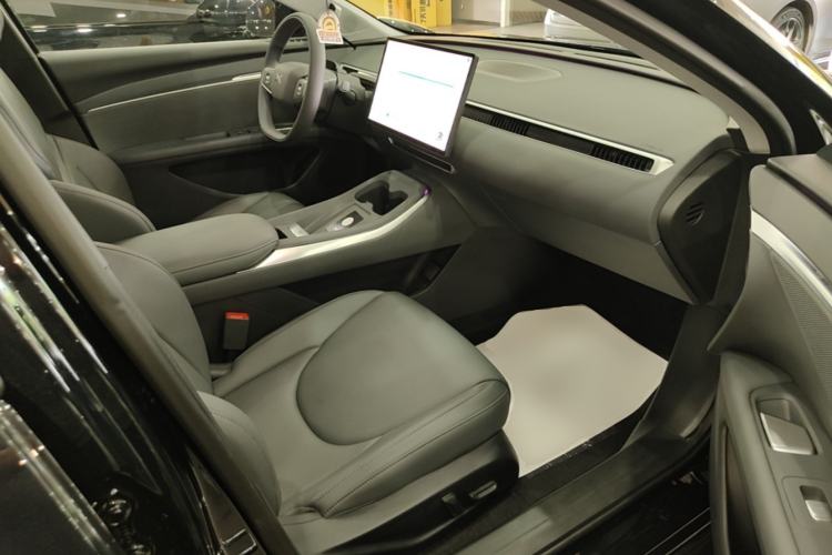 Used XPeng MONA M03 2025 600 with Ultra-Long Range Max Right Front Seat