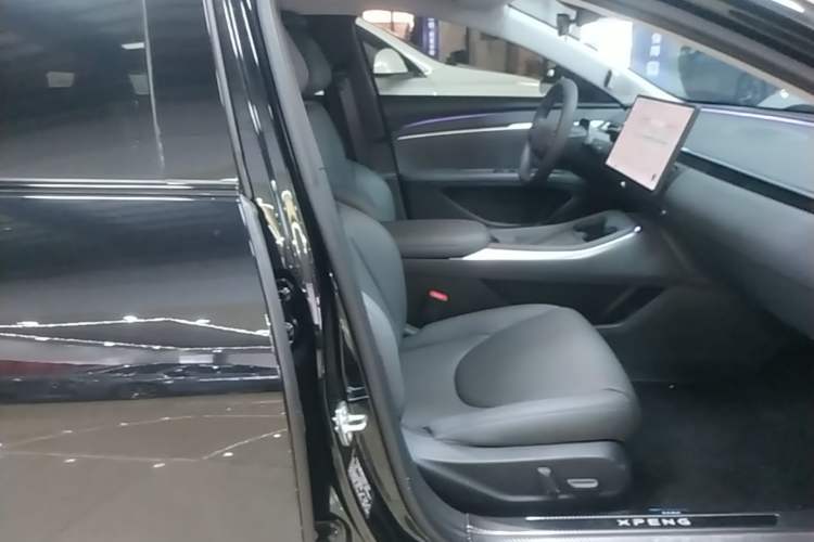Used XPeng MONA M03 2025 600 with Ultra-Long Range Max Right Front Seat