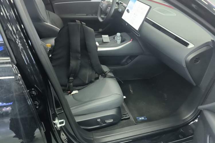 Used XPeng MONA M03 2025 600 with Ultra-Long Range Max Right Front Seat