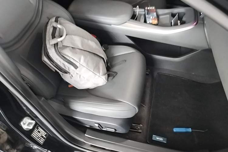 Used XPeng MONA M03 2025 600 with Ultra-Long Range Max Right Front Seat