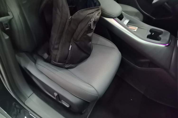 Used XPeng MONA M03 2025 600 with Ultra-Long Range Max Right Front Seat