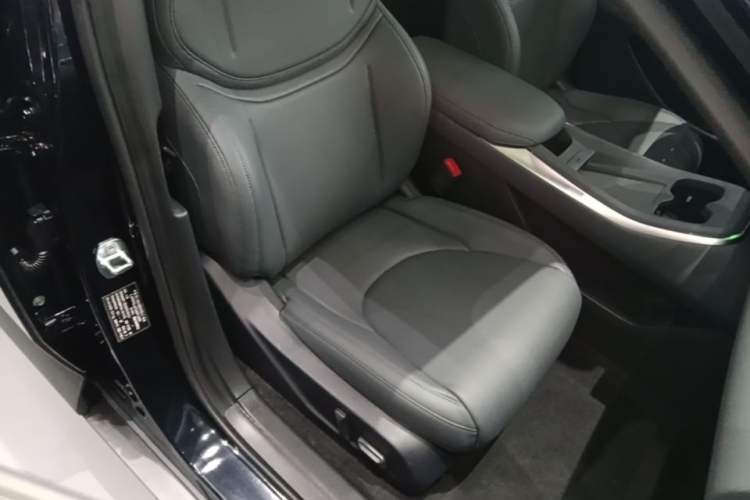 Used XPeng MONA M03 2025 600 with Ultra-Long Range Max Right Front Seat