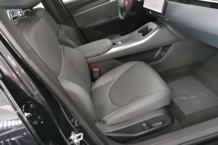 Used XPeng MONA M03 2025 502 Long-Range Max Right Front Seat