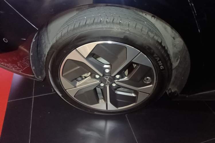 Used XPeng MONA M03 2025 620 Ultra-Long Range Plus Right Rear Wheel Hub