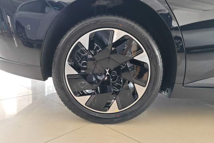 Used XPeng MONA M03 2025 600 with Ultra-Long Range Max Right Rear Wheel Hub