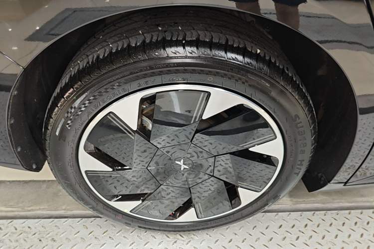 Used XPeng MONA M03 2025 502 Long-Range Max Right Rear Wheel Hub