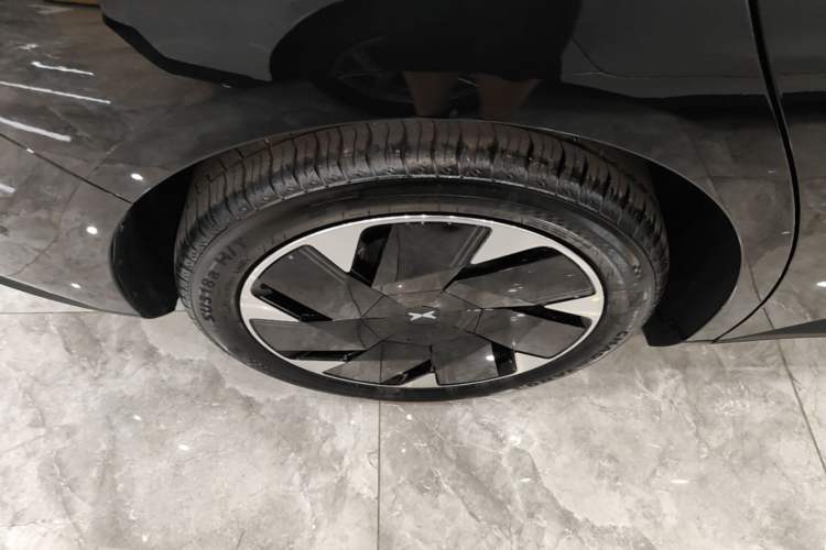 Used XPeng MONA M03 2025 600 with Ultra-Long Range Max Right Rear Wheel Hub