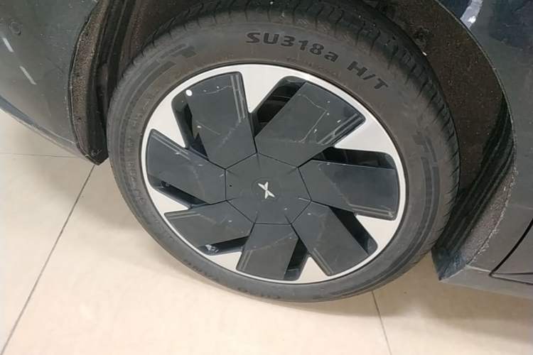 Used XPeng MONA M03 2025 600 with Ultra-Long Range Max Right Rear Wheel Hub
