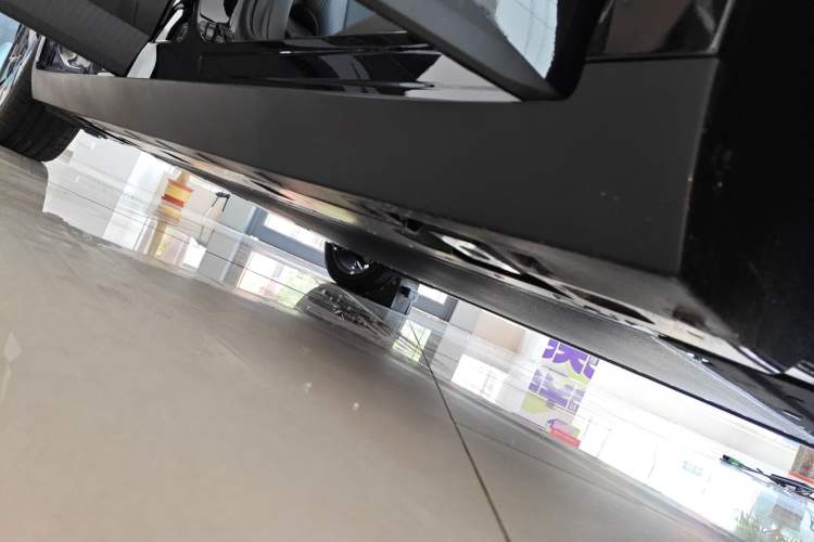 Used XPeng MONA M03 2025 600 with Ultra-Long Range Max Right Side Sill