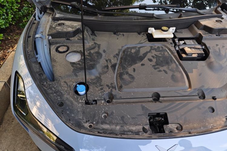 Used XPeng MONA M03 2025 600 with Ultra-Long Range Max Engine Bay Right