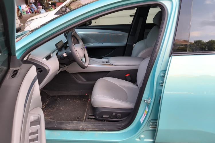 Used XPeng MONA M03 2025 600 with Ultra-Long Range Max Left Front Seat