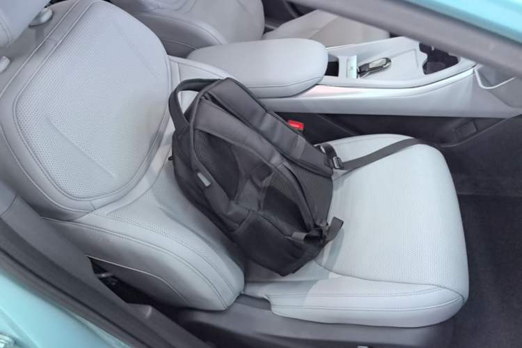Used XPeng MONA M03 2025 502 Long-Range Max Right Front Seat