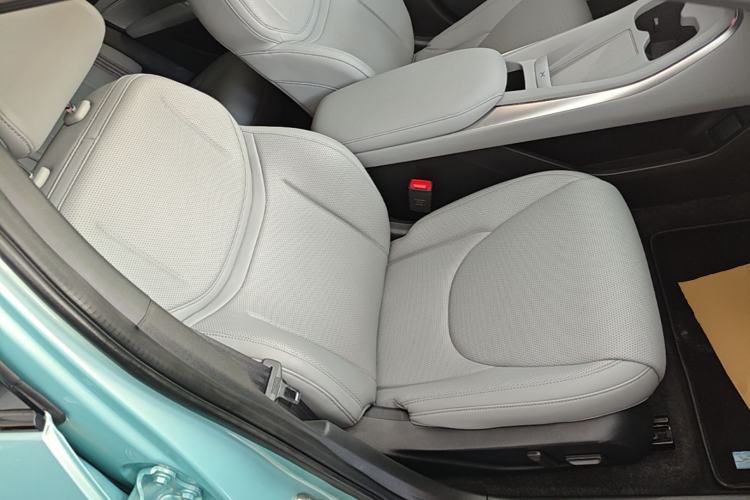 Used XPeng MONA M03 2025 600 with Ultra-Long Range Max Right Front Seat