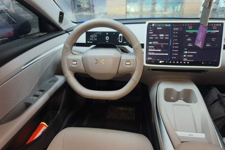 Used XPeng MONA M03 2025 600 with Ultra-Long Range Max Steering Wheel