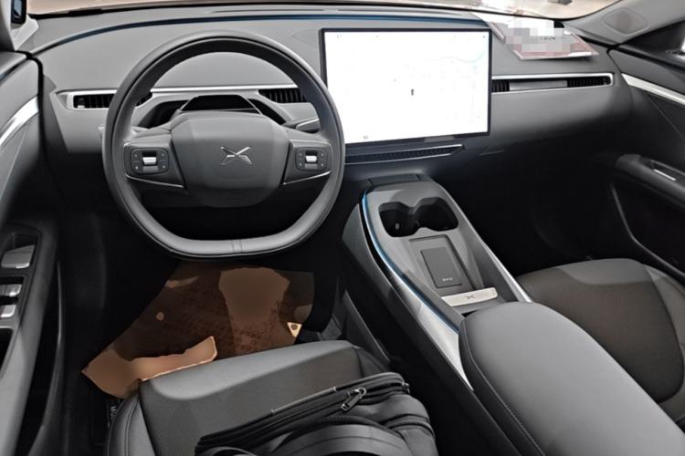 Used XPeng MONA M03 2025 600 with Ultra-Long Range Max Center Console