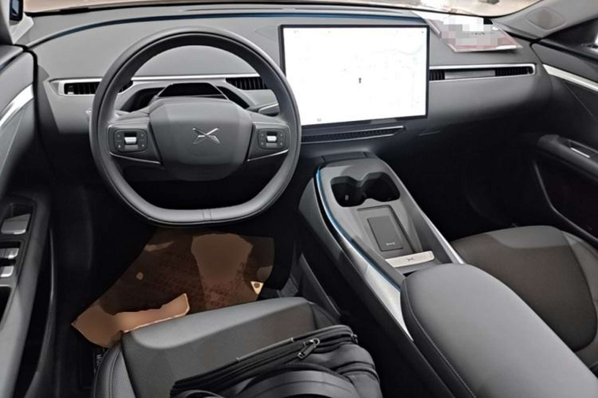 Used XPeng MONA M03 2025 600 with Ultra-Long Range Max Center Console