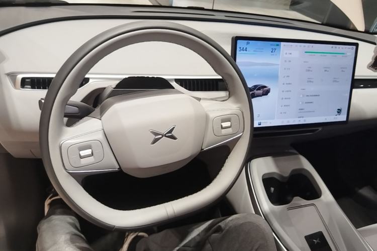 Used XPeng MONA M03 2025 600 with Ultra-Long Range Max Center Console