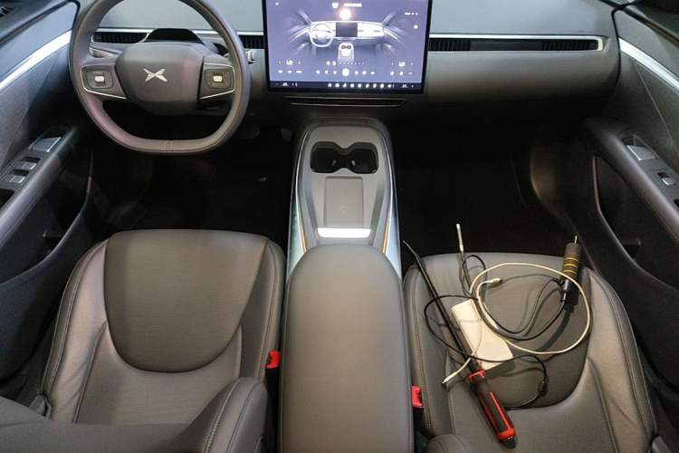 Used XPeng MONA M03 2025 600 with Ultra-Long Range Max Center Console