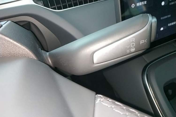 Used XPeng MONA M03 2025 600 with Ultra-Long Range Max Gear Lever
