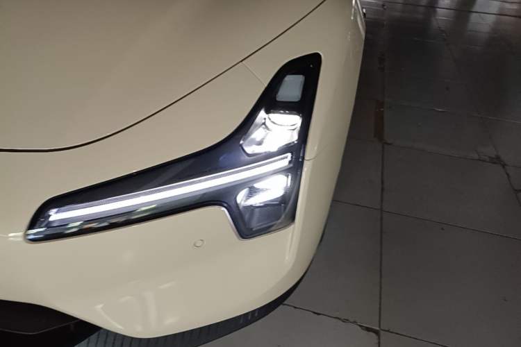 Used XPeng MONA M03 2025 600 with Ultra-Long Range Max Left Front Headlight
