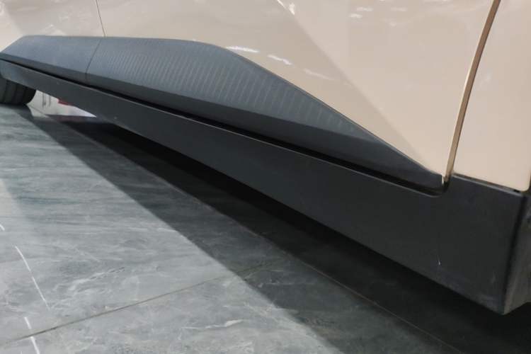 Used XPeng MONA M03 2025 600 with Ultra-Long Range Max Left Side Sill