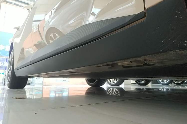 Used XPeng MONA M03 2025 600 with Ultra-Long Range Max Right Side Sill