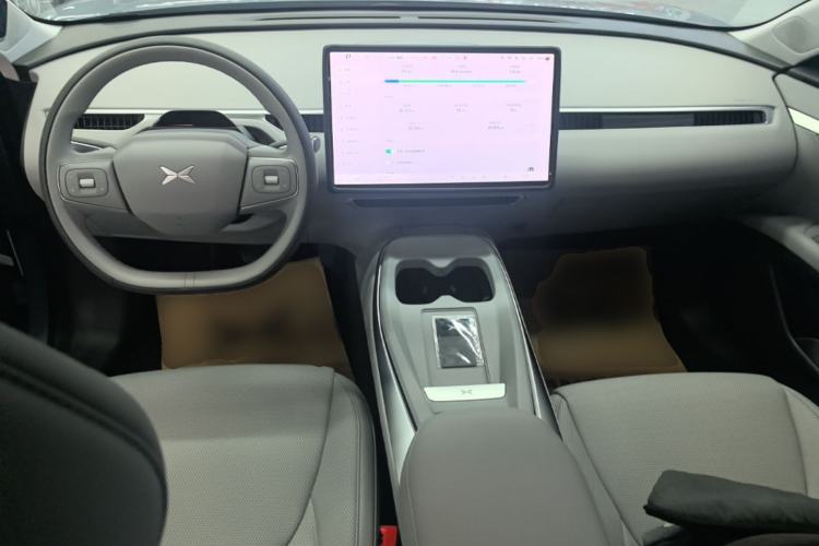 Used XPeng MONA M03 2025 600 with Ultra-Long Range Max Center Console