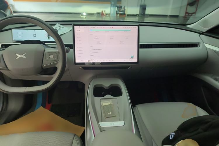 Used XPeng MONA M03 2025 600 with Ultra-Long Range Max Center Console