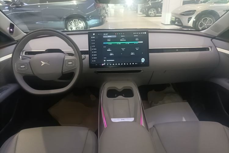 Used XPeng MONA M03 2025 600 with Ultra-Long Range Max Center Console