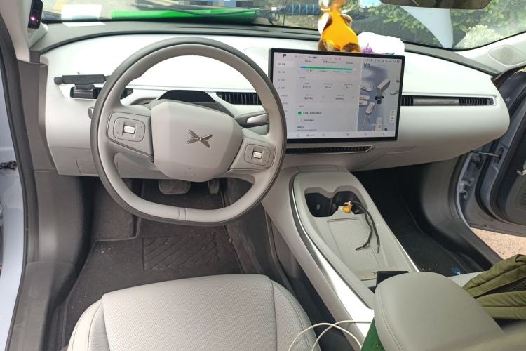 Used XPeng MONA M03 2025 600 with Ultra-Long Range Max Center Console