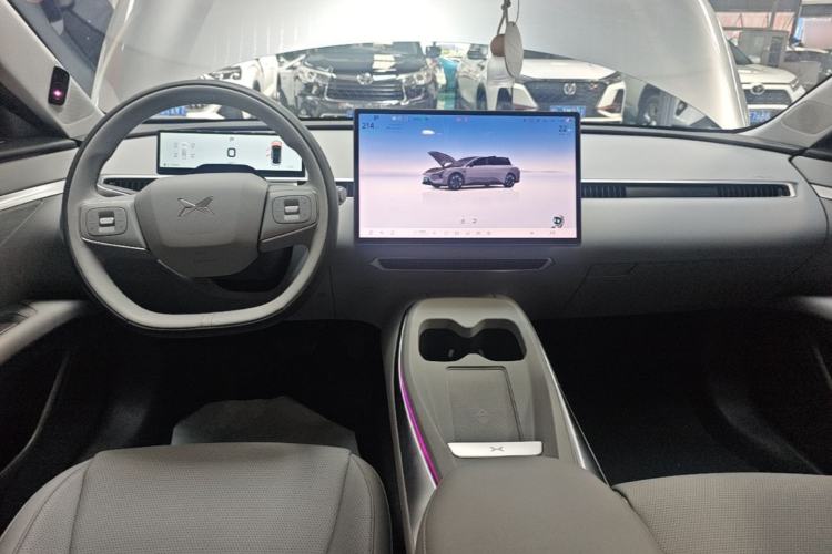 Used XPeng MONA M03 2025 502 Long-Range Max Center Console