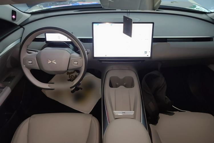 Used XPeng MONA M03 2025 502 Long-Range Max Center Console