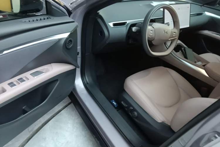 Used XPeng MONA M03 2025 600 with Ultra-Long Range Max Driver Seat