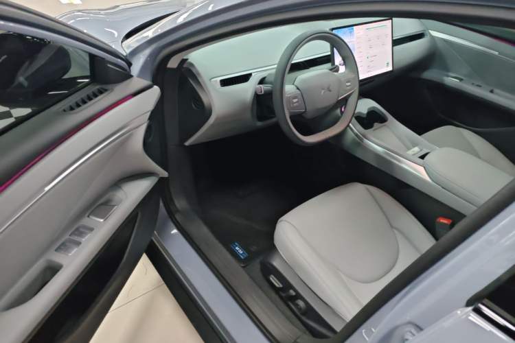 Used XPeng MONA M03 2025 600 with Ultra-Long Range Max Driver Seat