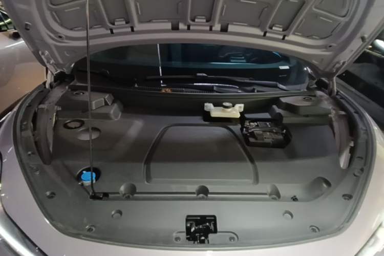 Used XPeng MONA M03 2025 600 with Ultra-Long Range Max Engine Bay