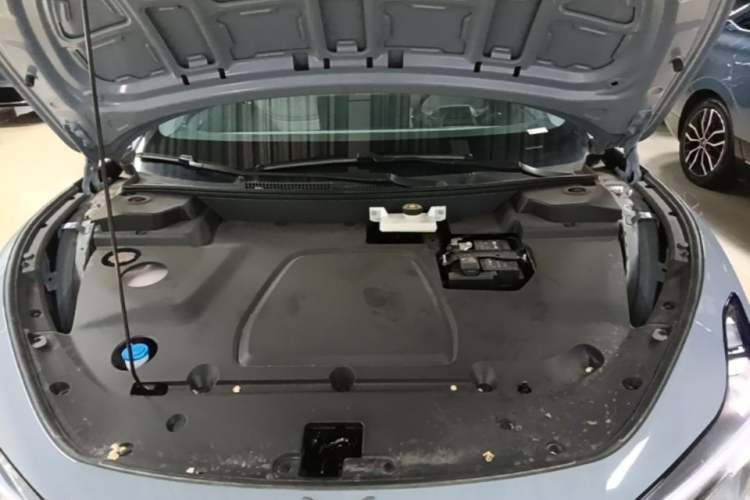 Used XPeng MONA M03 2025 600 with Ultra-Long Range Max Engine Bay