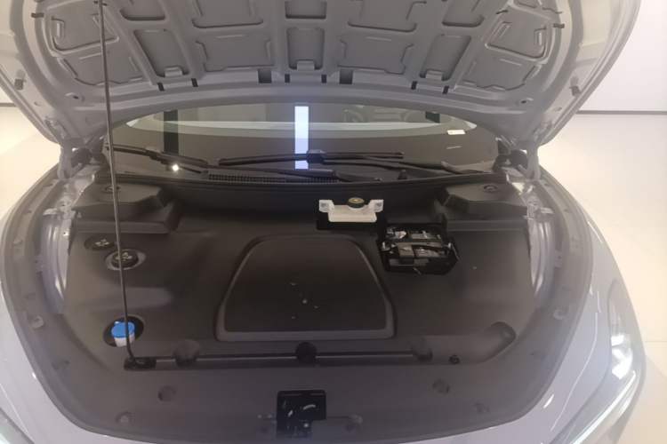 Used XPeng MONA M03 2025 600 with Ultra-Long Range Max Engine Bay