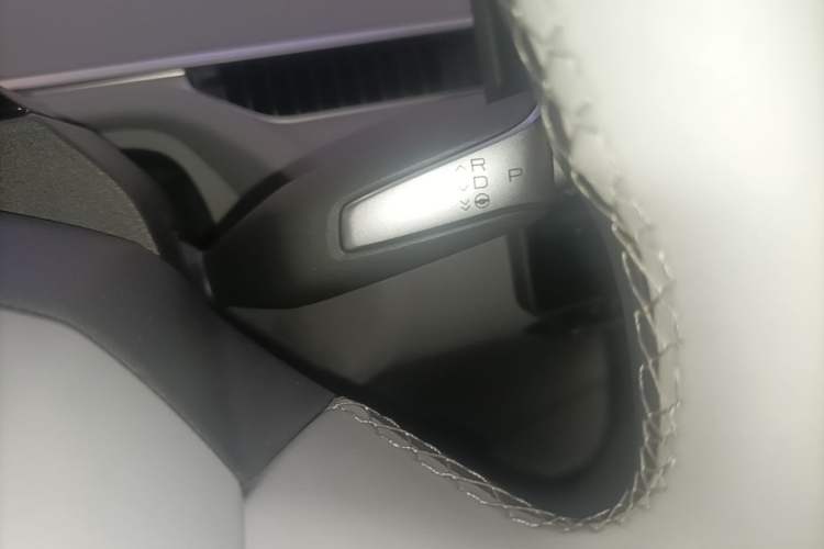 Used XPeng MONA M03 2025 600 with Ultra-Long Range Max Gear Lever