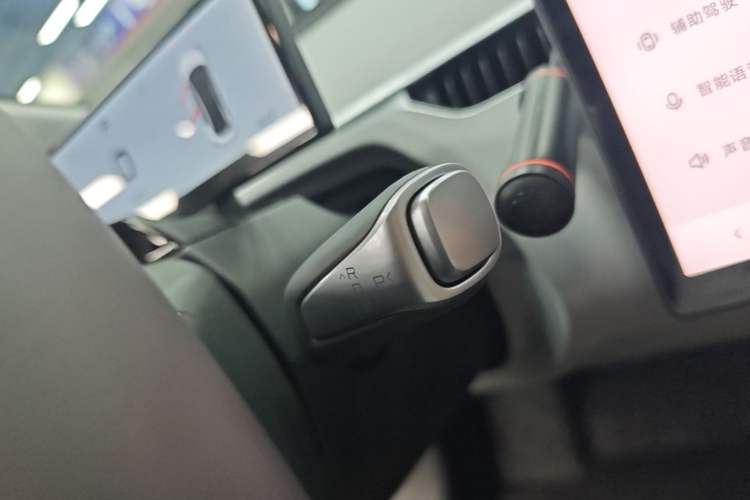 Used XPeng MONA M03 2025 600 with Ultra-Long Range Max Gear Lever