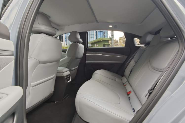Used XPeng MONA M03 2025 600 with Ultra-Long Range Max Interior 5
