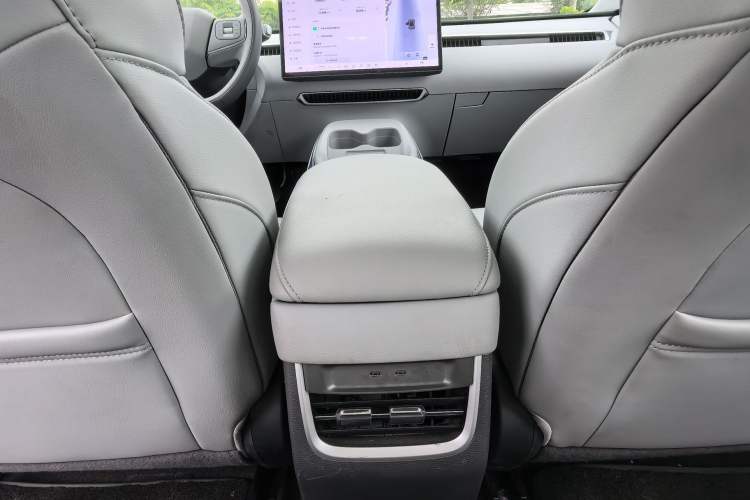 Used XPeng MONA M03 2025 600 with Ultra-Long Range Max Interior 8