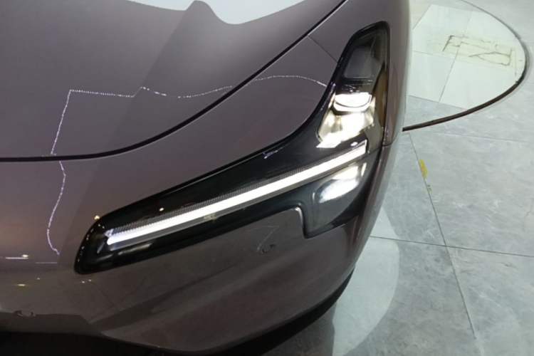 Used XPeng MONA M03 2025 600 with Ultra-Long Range Max Left Front Headlight