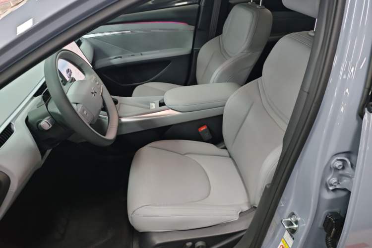 Used XPeng MONA M03 2025 600 with Ultra-Long Range Max Left Front Seat