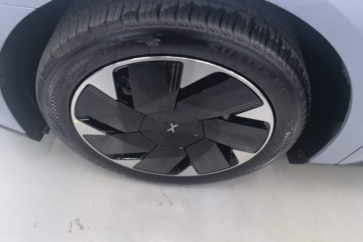 Used XPeng MONA M03 2025 600 with Ultra-Long Range Max Left Front Wheel Hub