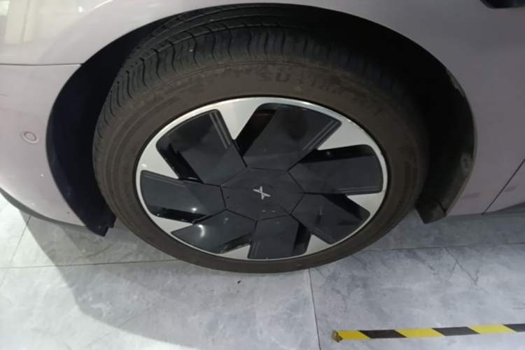 Used XPeng MONA M03 2025 600 with Ultra-Long Range Max Left Front Wheel Hub