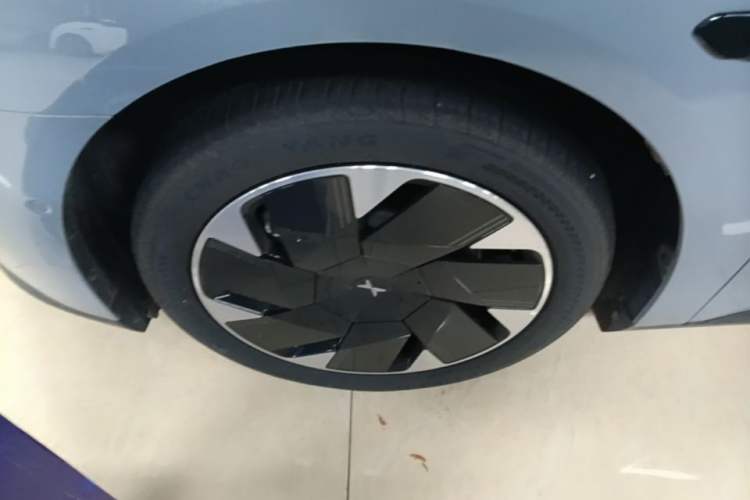Used XPeng MONA M03 2025 600 with Ultra-Long Range Max Left Front Wheel Hub