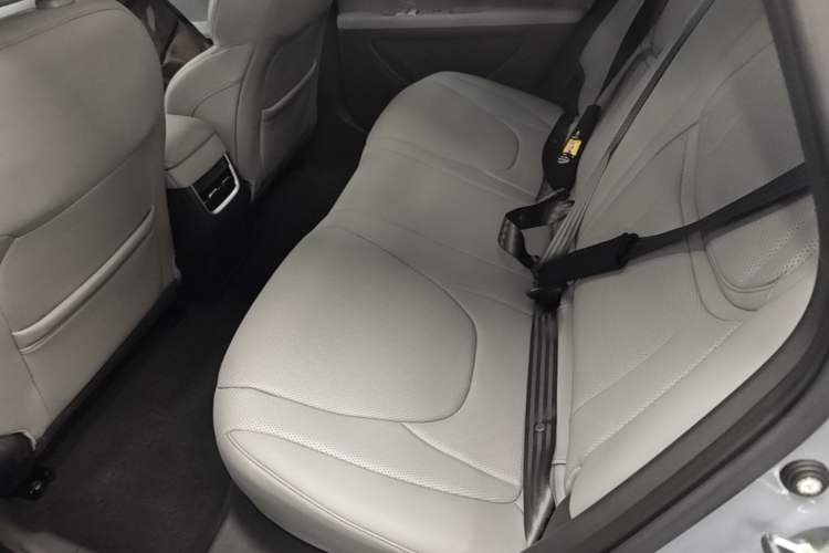 Used XPeng MONA M03 2025 600 with Ultra-Long Range Max Left Rear Seat