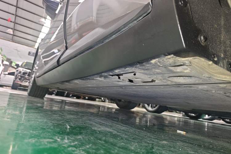 Used XPeng MONA M03 2025 502 Long-Range Max Left Side Sill